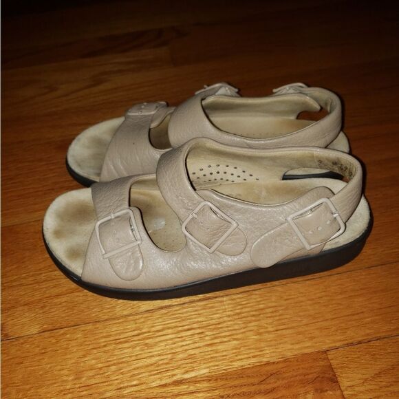 SAS Tan Leather Slingback Sandals - Picture 3 of 7